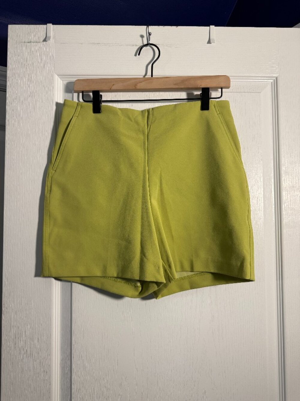 EUC - Rachel Zoe Pull On Shorts - Lime Green - Size 6